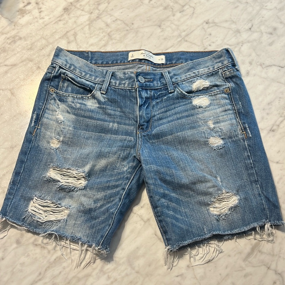 Abercrombie & Fitch Longer Jean Shorts sz 6 w28 like New